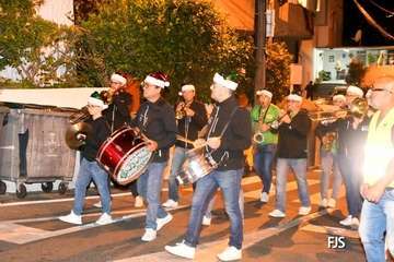 Papá Noel irrumpe en Lomo Magullo en un 4x4/FJS Fotografía.